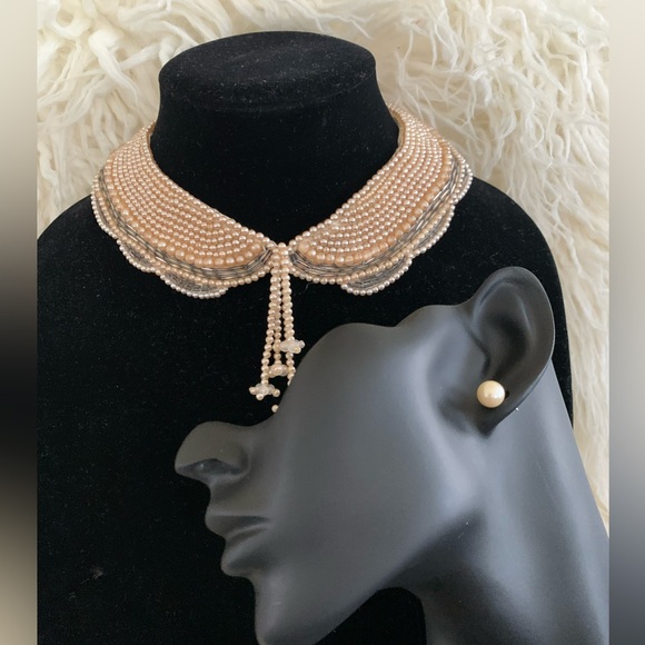 Elegant Pearl Collar Necklace - Picture 5 of 10